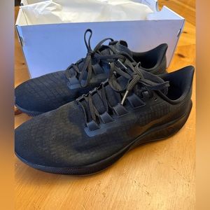 Nike zoom pegasus 37 men’s 10.5